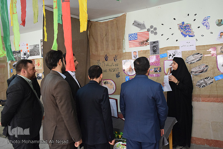 برپایی نمایشگاه «مدرسه انقلاب» در مدرسه الزهرا(س)خرمآباد برپایی نمایشگاه «مدرسه انقلاب» در مدرسه الزهرا(س)خرمآباد