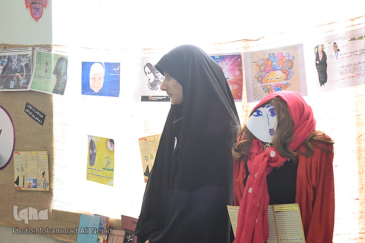برپایی نمایشگاه «مدرسه انقلاب» در مدرسه الزهرا(س)خرمآباد برپایی نمایشگاه «مدرسه انقلاب» در مدرسه الزهرا(س)خرمآباد