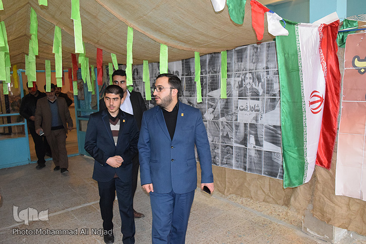 برپایی نمایشگاه &laquo;مدرسه انقلاب&raquo; در مدرسه شاهد خرم&zwnj;آباد