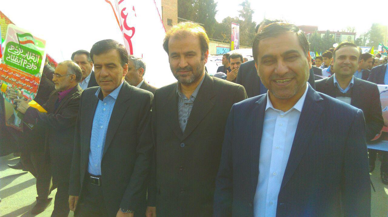 آغاز راهپیمایی یومالله 22 بهمن در شهرهای لرستان + عکس آغاز راهپیمایی یومالله 22 بهمن در شهرهای لرستان + عکس