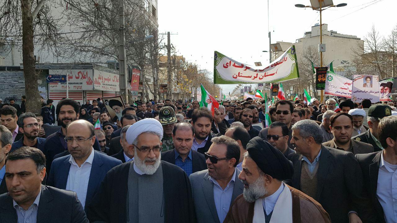 آغاز راهپیمایی یومالله 22 بهمن در شهرهای لرستان + عکس آغاز راهپیمایی یومالله 22 بهمن در شهرهای لرستان + عکس