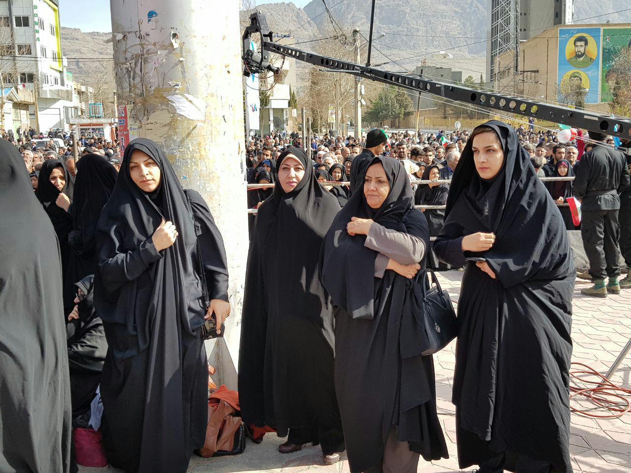 آغاز راهپیمایی یومالله 22 بهمن در شهرهای لرستان + عکس آغاز راهپیمایی یومالله 22 بهمن در شهرهای لرستان + عکس