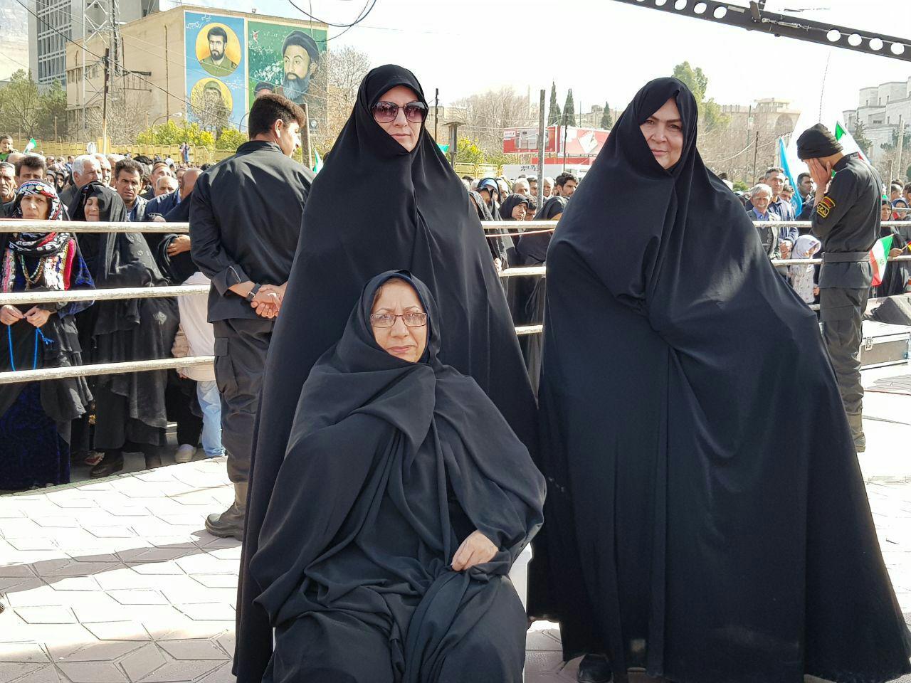 آغاز راهپیمایی یومالله 22 بهمن در شهرهای لرستان + عکس آغاز راهپیمایی یومالله 22 بهمن در شهرهای لرستان + عکس