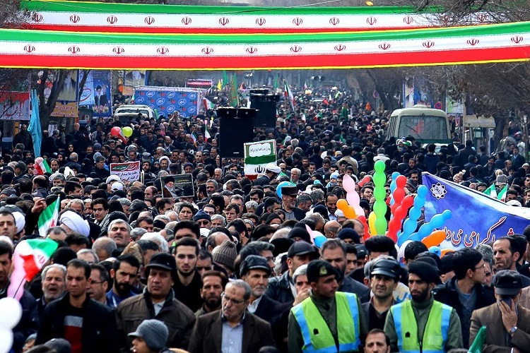 اتحاد و پشتیبانی از ولایت عامل سعادت آخرت و دنیا است اتحاد و پشتیبانی از ولایت عامل سعادت آخرت و دنیا است