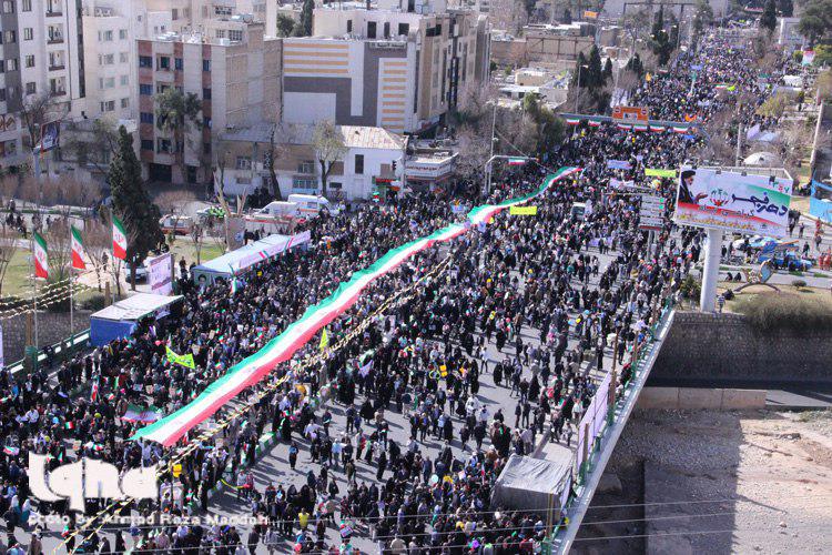 خروش دوباره ملت در جشن انقلاب/ خلق حماسه «تماشایی» در راهپیمایی 22 بهمن خروش دوباره ملت در جشن انقلاب/ خلق حماسه «تماشایی» در راهپیمایی 22 بهمن