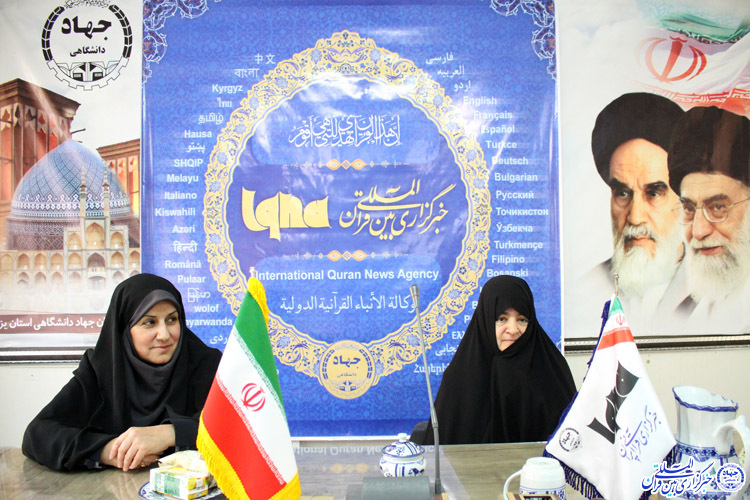 گزارش تصویری/میزگرد &laquo;نقش بانوان در پیروزی انقلاب اسلامی&raquo; در ایکنا یزد