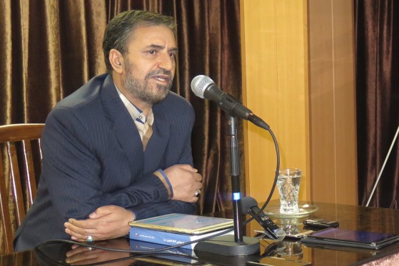 مددی: انتقال اندیشه‌های امام(ره) در 16 ساعت امکان‌پذیر نیست!/ جمشیدی: تدریس درس وصایای امام(ره)؛ شغل ثانویه مدرسان