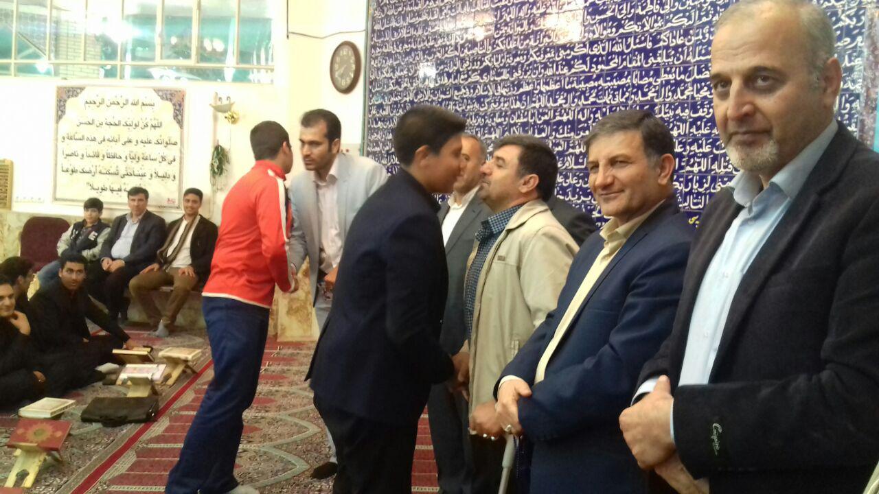 برگزاری محفل انس با قرآن در مسجد دولتشاهی خرم&zwnj;آباد + عکس