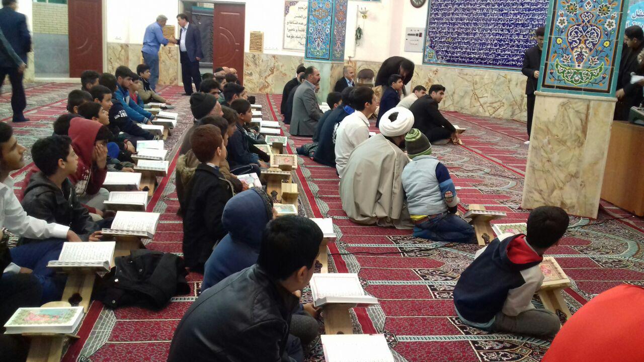 برگزاری محفل انس با قرآن در مسجد دولتشاهی خرم&zwnj;آباد + عکس