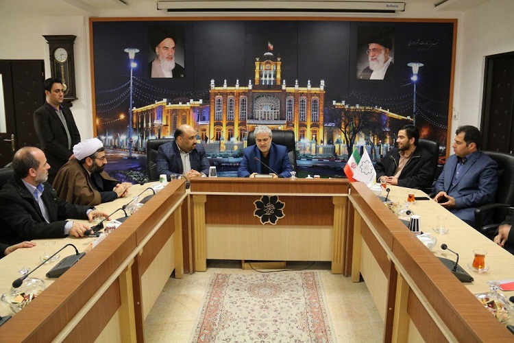 دیدار قائم مقام شهردار تبریز با «محمدمهدی حقگویان» نابغه قرآنی جهان اسلام دیدار قائم مقام شهردار تبریز با «محمدمهدی حقگویان» نابغه قرآنی جهان اسلام