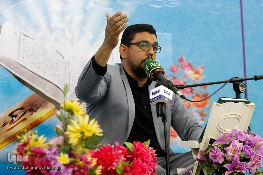 پنجمین محفل قرآنی هفته قرآن و عترت خوزستان برگزار شد پنجمین محفل قرآنی هفته قرآن و عترت خوزستان برگزار شد