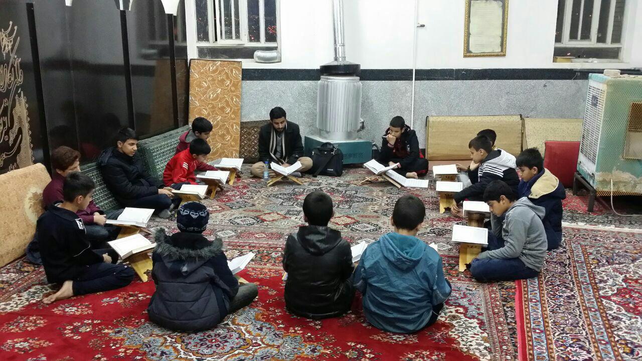 گزارش تصویری آموزش قرآن در مناطق محروم خرمآباد گزارش تصویری آموزش قرآن در مناطق محروم خرمآباد