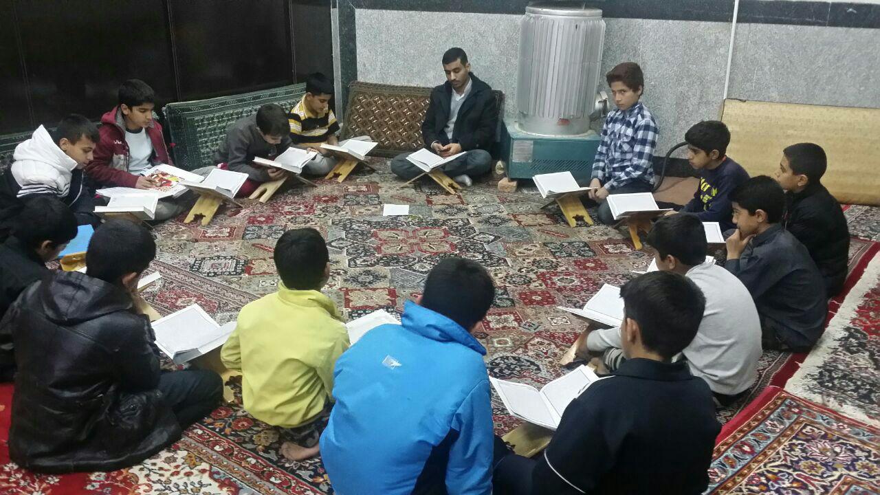گزارش تصویری آموزش قرآن در مناطق محروم خرمآباد گزارش تصویری آموزش قرآن در مناطق محروم خرمآباد