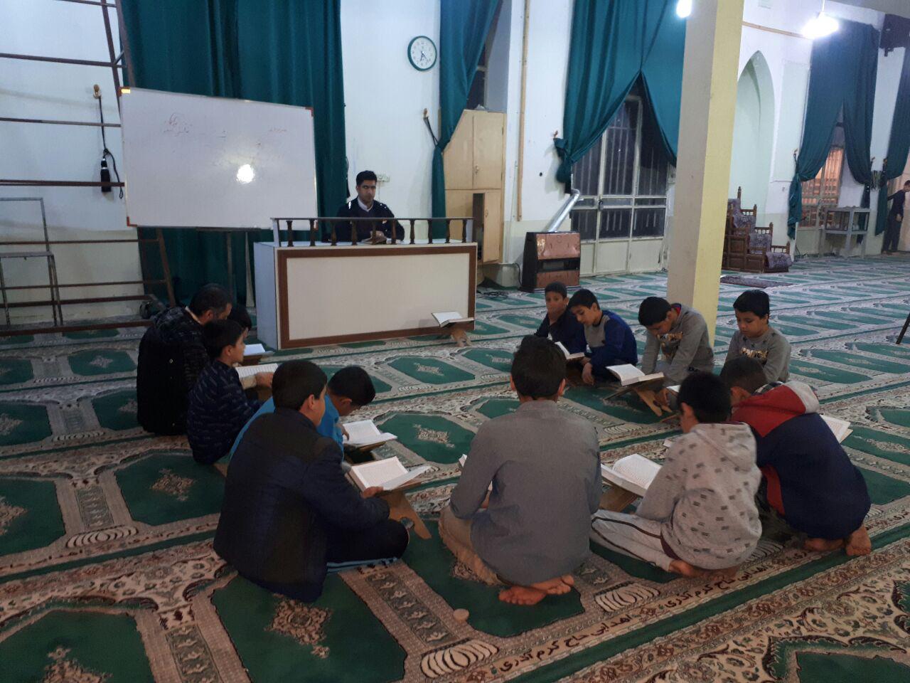 گزارش تصویری آموزش قرآن در مناطق محروم خرمآباد گزارش تصویری آموزش قرآن در مناطق محروم خرمآباد