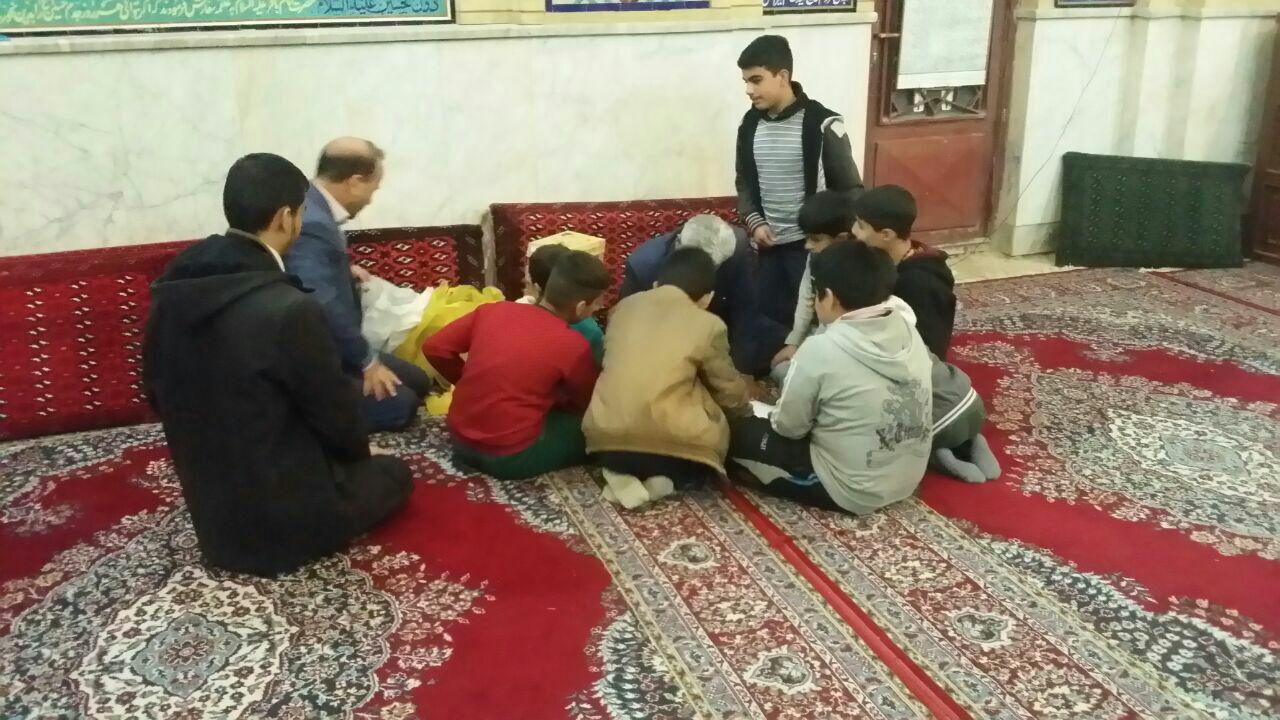 گزارش تصویری آموزش قرآن در مناطق محروم خرمآباد گزارش تصویری آموزش قرآن در مناطق محروم خرمآباد