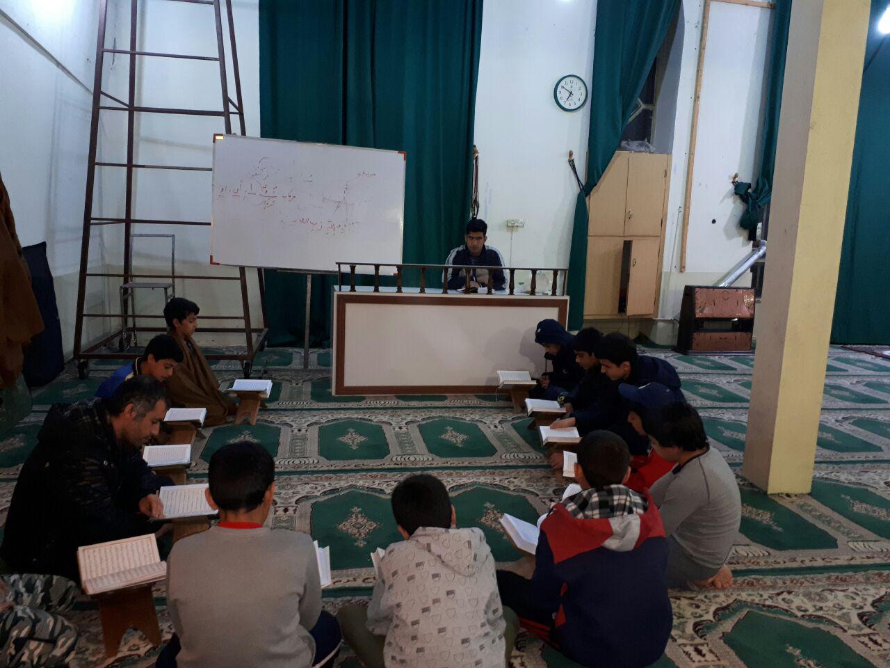 گزارش تصویری آموزش قرآن در مناطق محروم خرمآباد گزارش تصویری آموزش قرآن در مناطق محروم خرمآباد