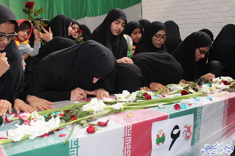 مراسم وداع با شهید گمنام در حوزه علمیه حضرت نرجس(س) بیرجند