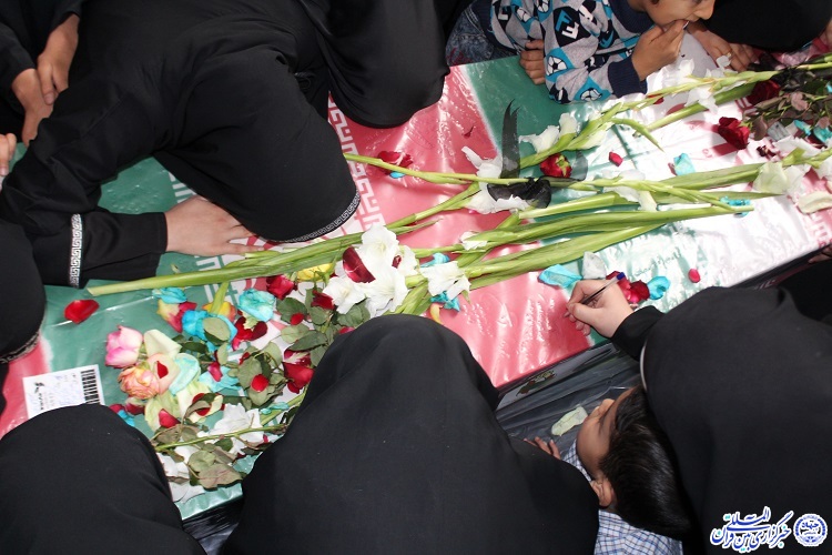 مراسم وداع با شهید گمنام در حوزه علمیه حضرت نرجس(س) بیرجند