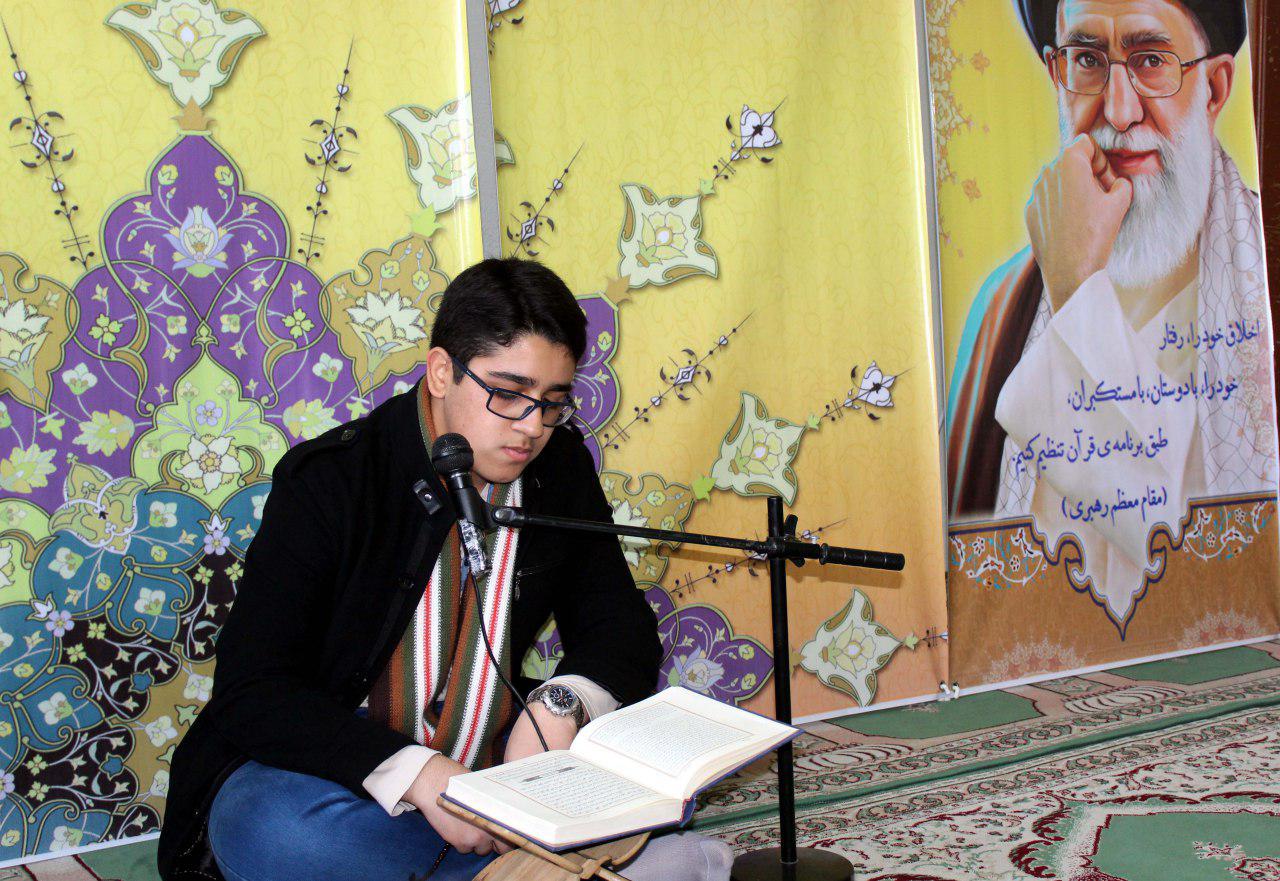 انس هر چه بیشتر دانشآموزان با قرآن با برپایی محافل معنوی در اردبیل انس هر چه بیشتر دانشآموزان با قرآن با برپایی محافل معنوی در اردبیل