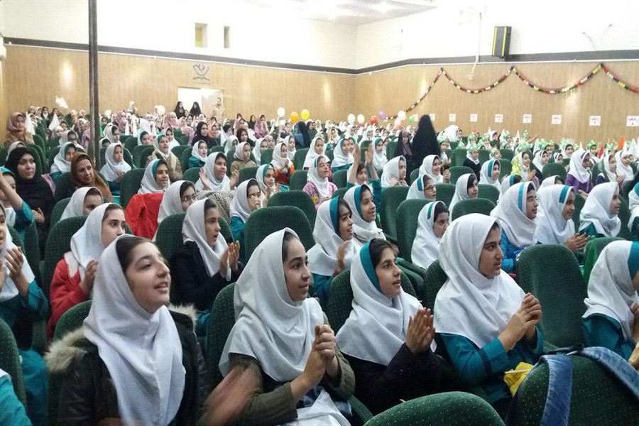 دانش&zwnj;آموزان دزفولی میلاد &laquo;یاس سفید&raquo; را جشن گرفتند
