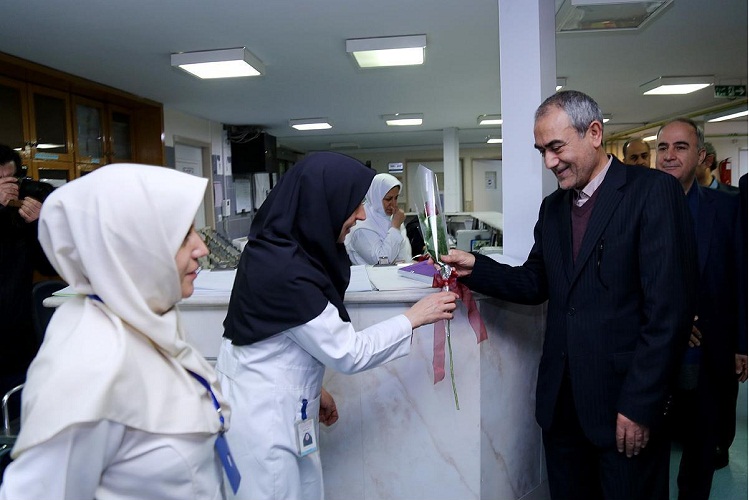 استاندار آذربایجان&zwnj;شرقی از پرستاران بیمارستان شهید قاضی تبریز تجلیل کرد+تصاویر