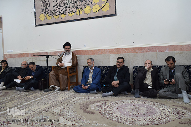 نشست اصحاب رسانه لرستان با آیت&zwnj;الله میرعمادی