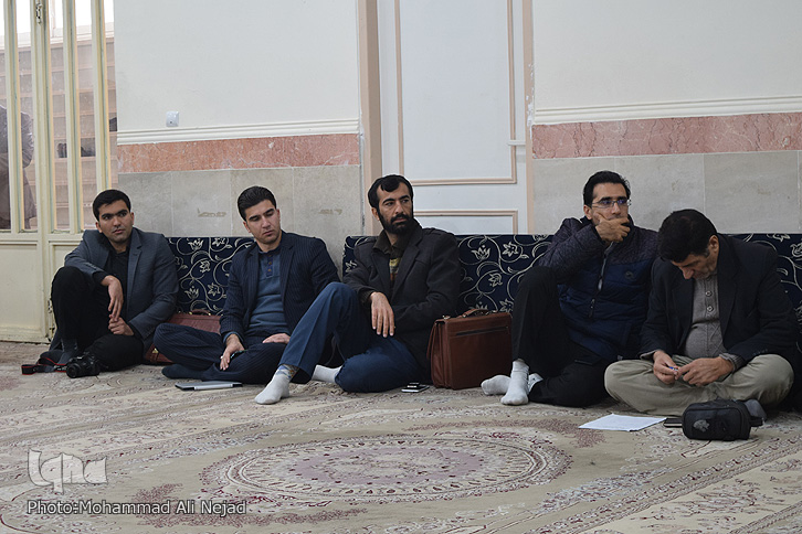 نشست اصحاب رسانه لرستان با آیت&zwnj;الله میرعمادی