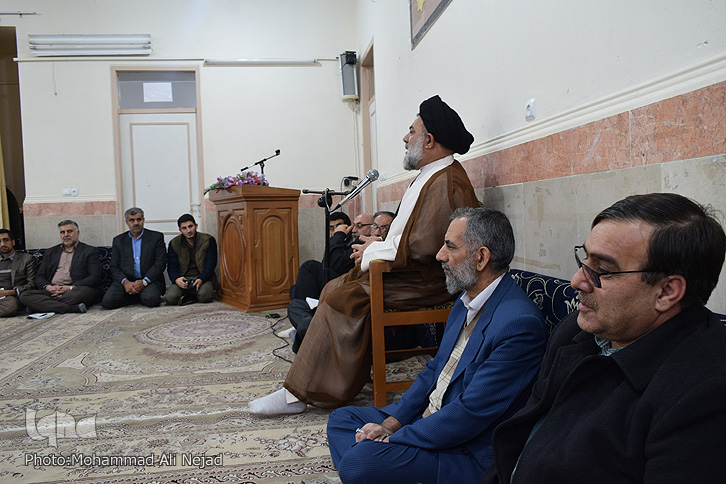نشست اصحاب رسانه لرستان با آیت&zwnj;الله میرعمادی