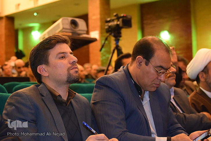 گزارش تصویری همایش تجلیل از فعالان عرصه محیط زیست لرستان