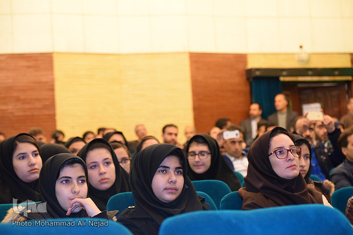 گزارش تصویری همایش تجلیل از فعالان عرصه محیط زیست لرستان