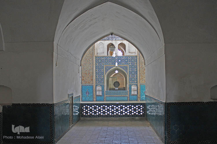 مسجدی با بلندترین مناره ها در دل کویر مسجدی با بلندترین مناره ها در دل کویر