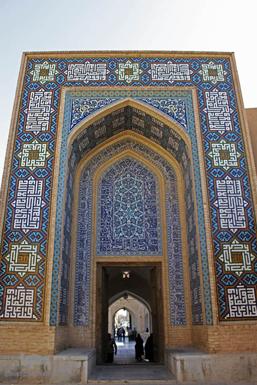 مسجدی با بلندترین مناره ها در دل کویر مسجدی با بلندترین مناره ها در دل کویر