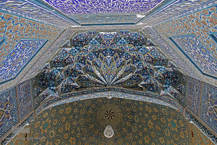 مسجدی با بلندترین مناره ها در دل کویر مسجدی با بلندترین مناره ها در دل کویر