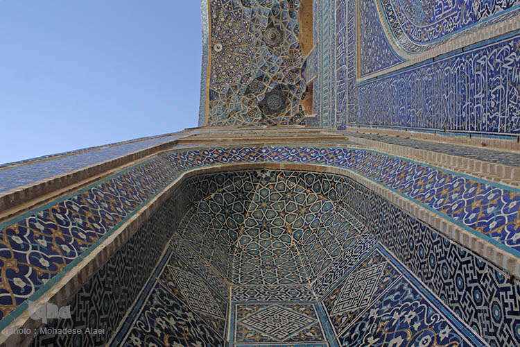 مسجدی با بلندترین مناره ها در دل کویر مسجدی با بلندترین مناره ها در دل کویر