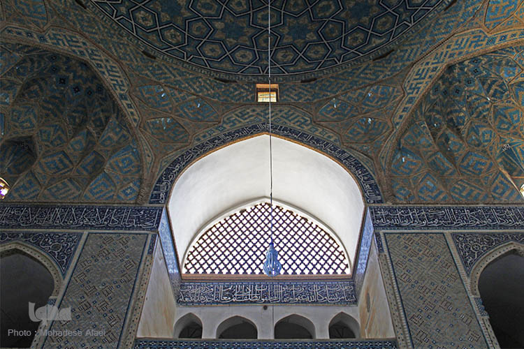 مسجدی با بلندترین مناره ها در دل کویر مسجدی با بلندترین مناره ها در دل کویر