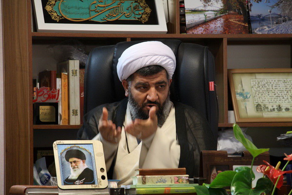گزارش تصویری دیدار فرمانده، رییس عقیدتی سیاسی وپدافند هوایی بابلسر با امام جمعه ابن شهرستان