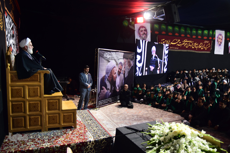 مراسم چهلمین روز درگذشت حجت الاسلام مهدی مظاهری در خیمه ی گلستان شهدا در حضود مقامات برگزار شد