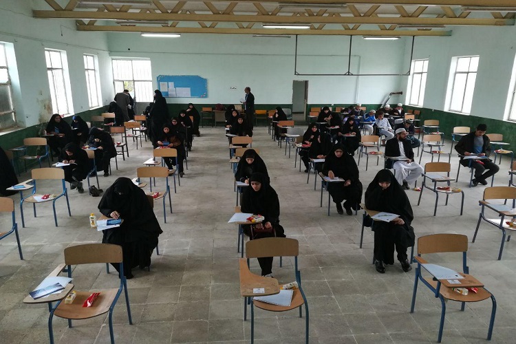 رقابت بیش از صد نفر در آزمون حفظ و مفاهیم قرآن در تایباد
