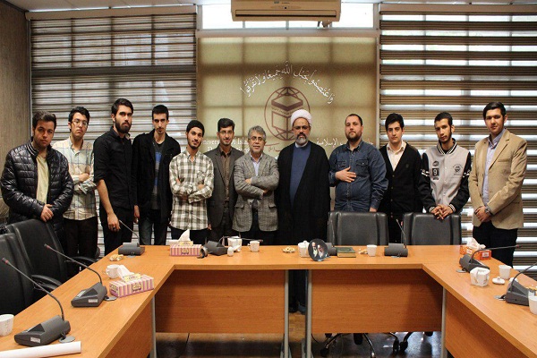 اخلاص و معنویتگرایی؛ رمز درخشش شهید آوینی اخلاص و معنویتگرایی؛ رمز درخشش شهید آوینی