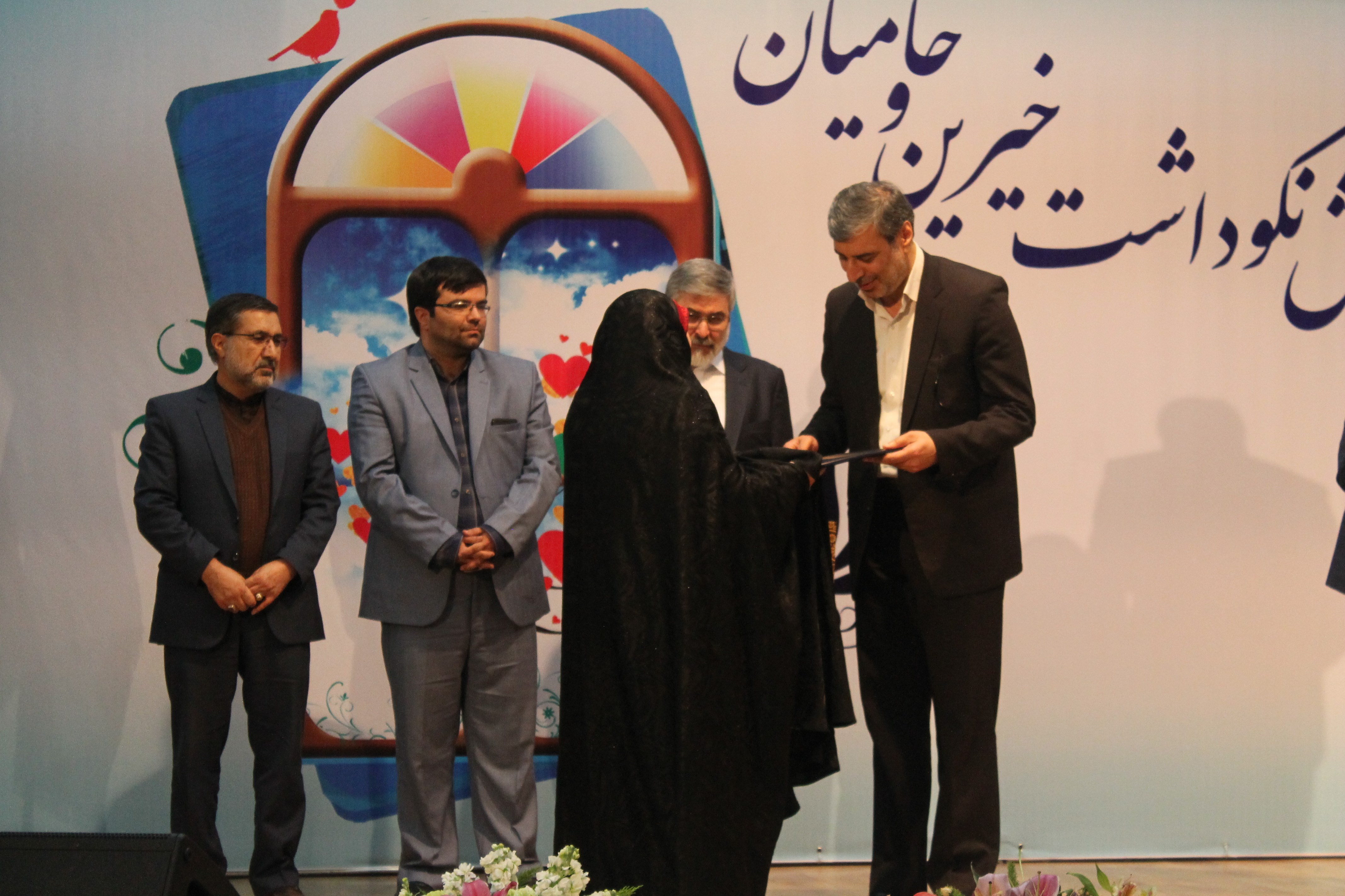 به رسم مسلمانی آمدند و ماندند
