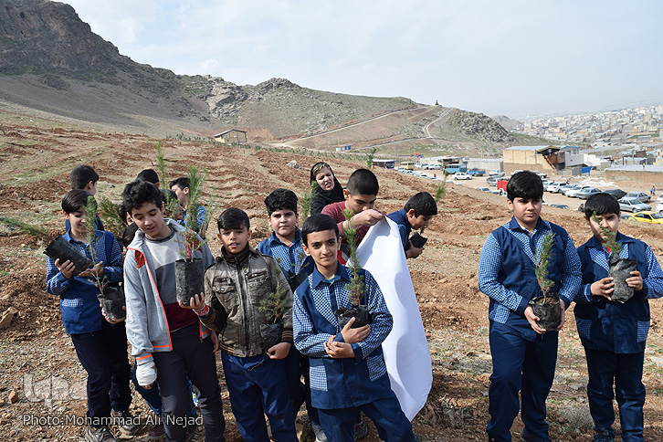 گزارش تصویری آئین نکوداشت روز درخت&lrm;کاری در خرم&zwnj;آباد