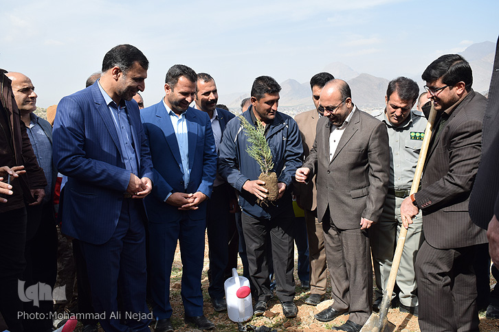 گزارش تصویری آئین نکوداشت روز درخت&lrm;کاری در خرم&zwnj;آباد