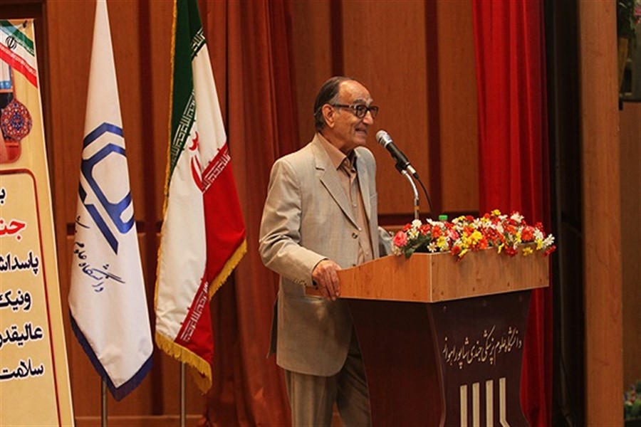 همه ما با هم ایستادیم و در این راه هیچ کس، هیچ چیز نمی&zwnj;خواست