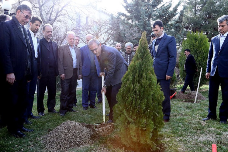 فرهنگ طرفداری از محیط زیست به نسل جدید منتقل شود
