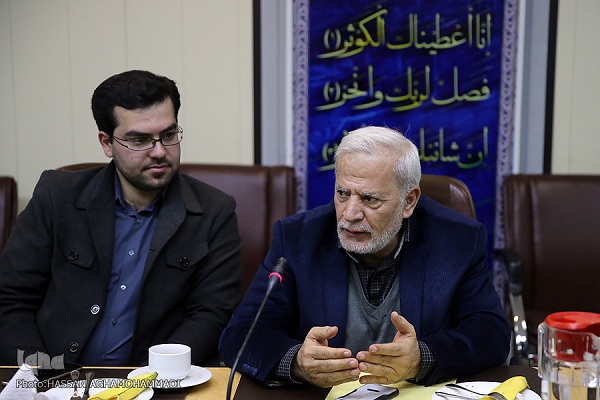 استاد «دهدشتی»؛ هنرمندی چندمنظوره/ شخصیتی که مصداق بارز «فَرِحِينَ بِمَا آتَاهُمُ اللَّهُ» است