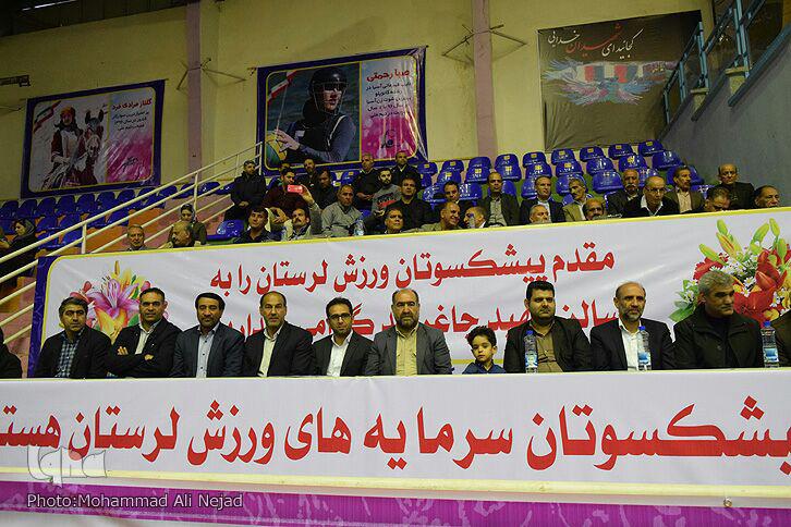 آیین تجلیل از پهلوانان و افتخارآفرینان ورزش لرستان + عکس