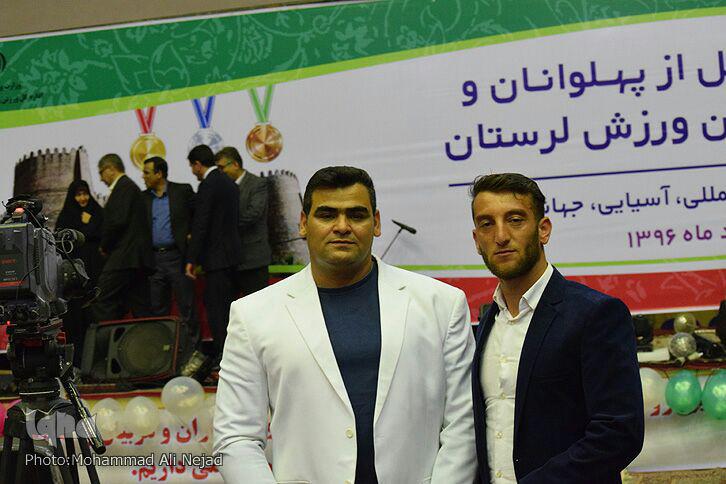 آیین تجلیل از پهلوانان و افتخارآفرینان ورزش لرستان + عکس