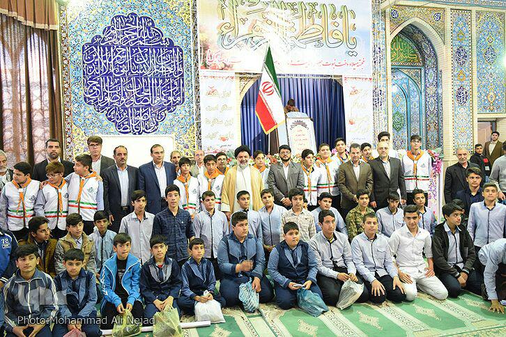 شرکت دانشآموزان خرمآبادی در طرح «سودای بندگی» شرکت دانشآموزان خرمآبادی در طرح «سودای بندگی»