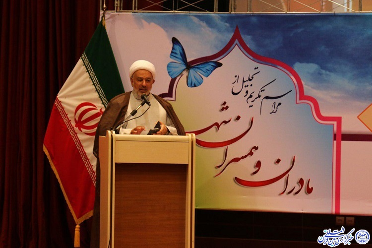 تجلیل از بانوان برتر دستگاه های اجرایی خراسان جنوبی