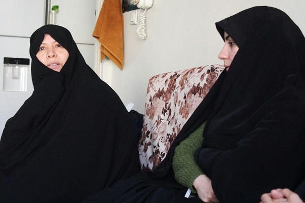 شهدا اگر چه برگزیده بودند اما افرادی نبودند که جدای از ما باشند
